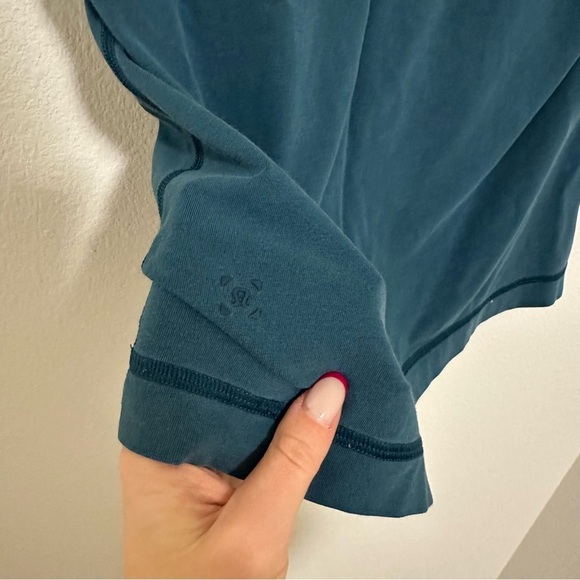 Lululemon 5 Year Basic Tee Pima Cotton Blend Navy Teal Color Size Large Men’s - Picture 4 of 5